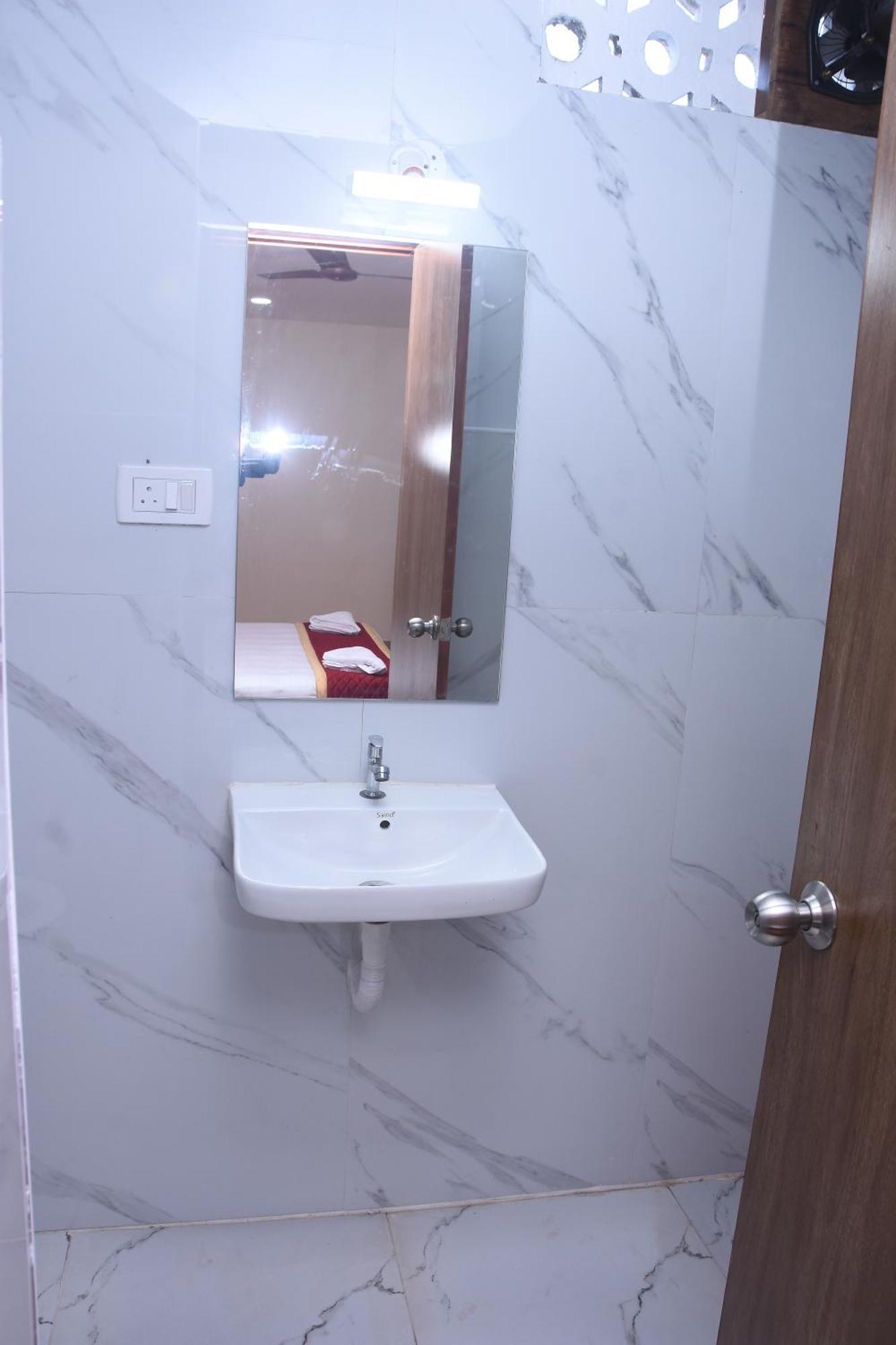 Prc Residency Hotel Chennai Exterior photo